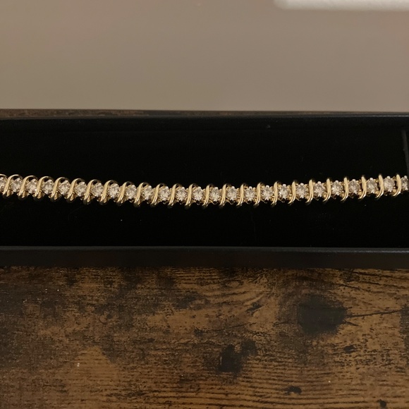 Diamond Tennis Bracelet - Picture 3 of 4